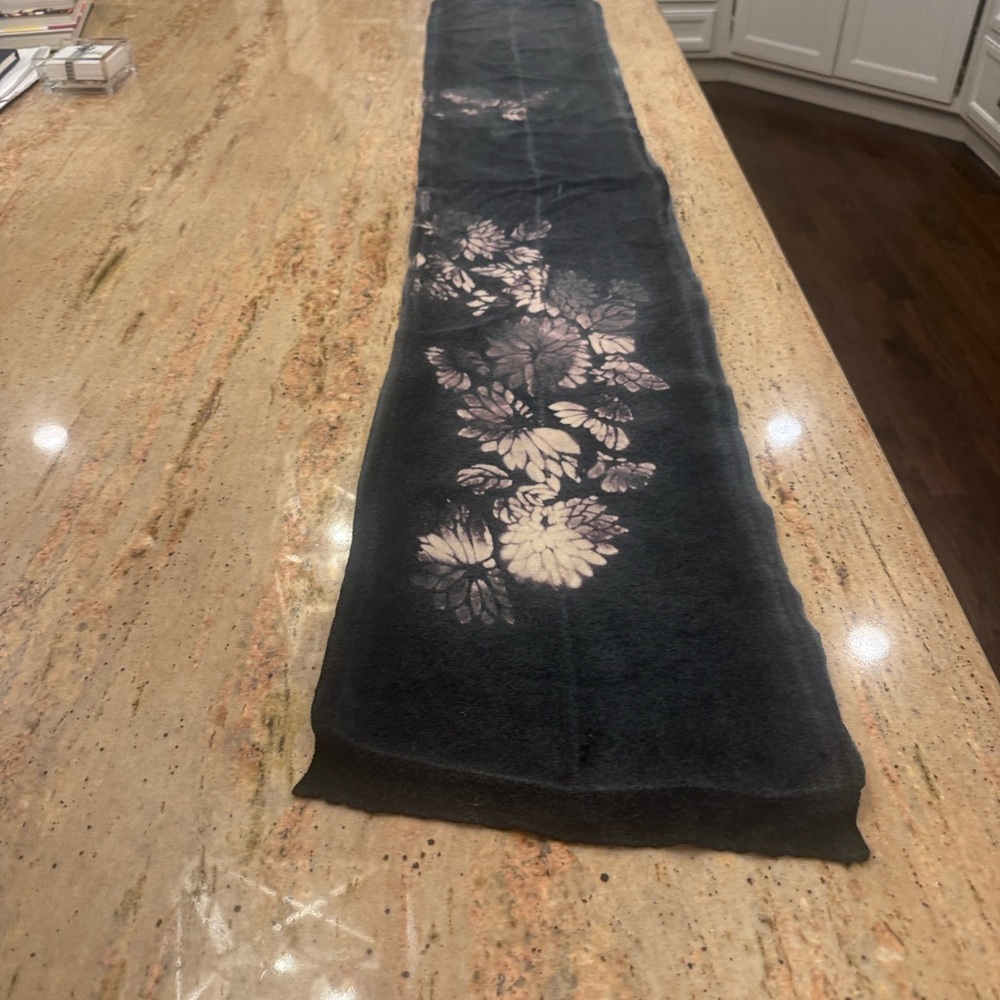 Marika Charles Cashmere Silk Lined Long Scarf Floral Pattern Gray/lavender hues